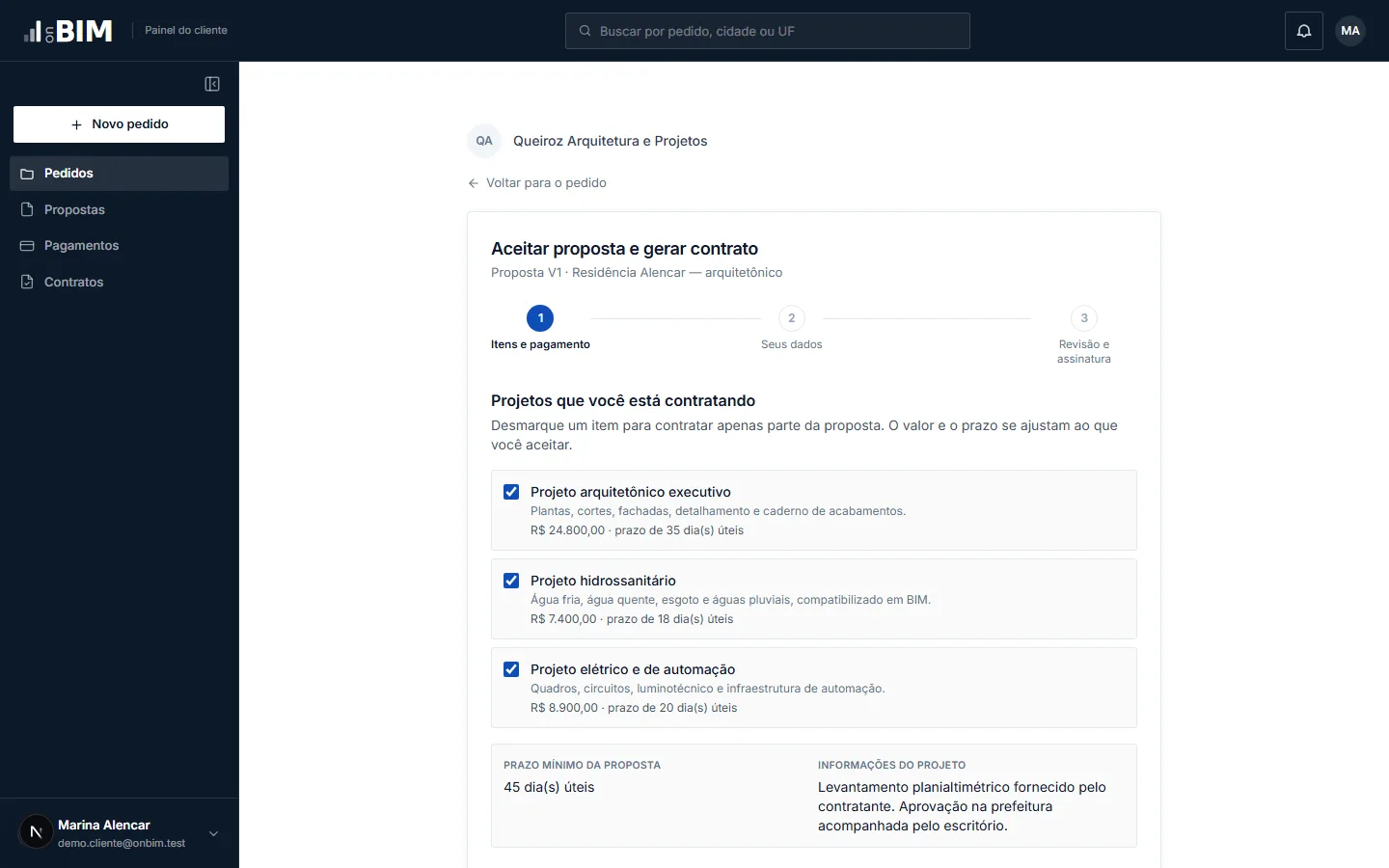 Tela em que o cliente aceita a proposta, escolhe os itens e segue para contrato e assinatura