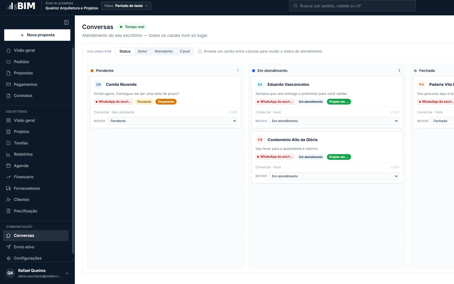 Atendimento em quadro kanban, com conversas organizadas por status: pendente, em atendimento e fechada
