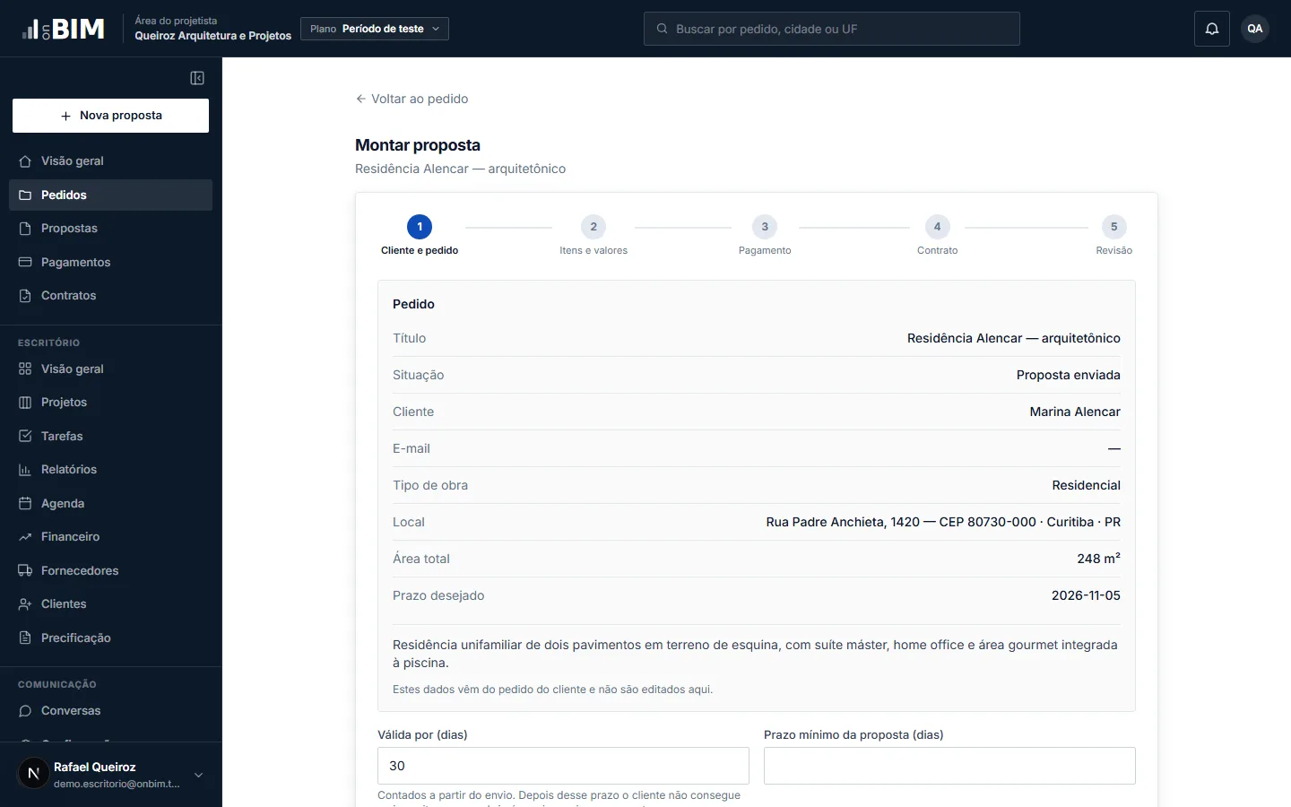 Assistente de montagem de proposta em cinco passos, do pedido do cliente à revisão final